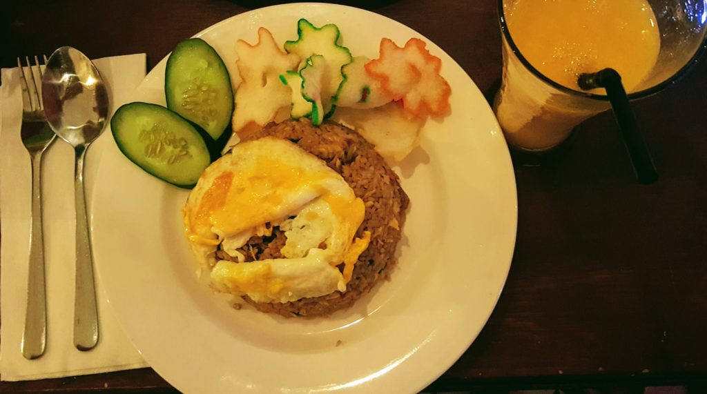 Nasi Goreng special a mango juice