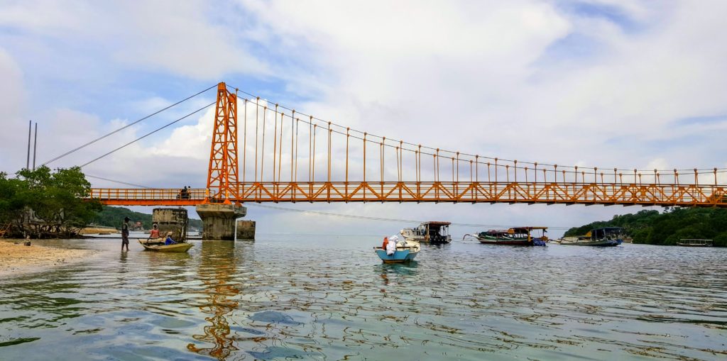 Yellow Bridge - nový most spojující Nusa Lembongan a Nusa Ceningan