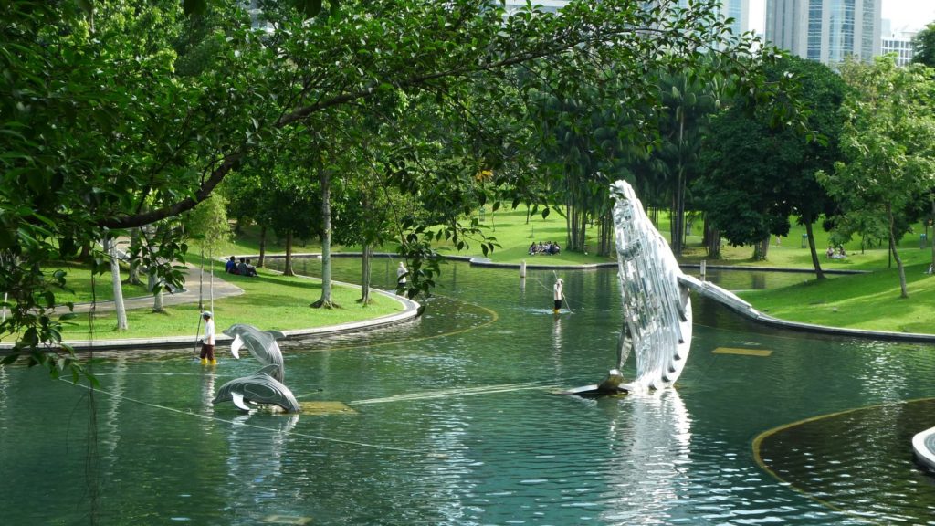 KLCC Park - Veřejný park v blízkosti nákupního centra Suria KLCC a dvojčat Petronas Twin Towers