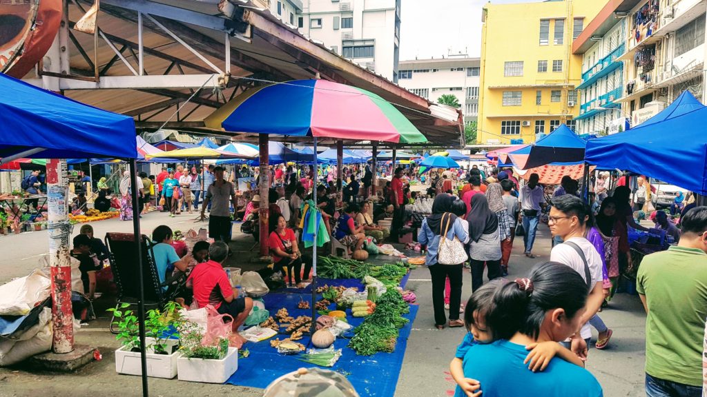 Sunday Market na Gaya street